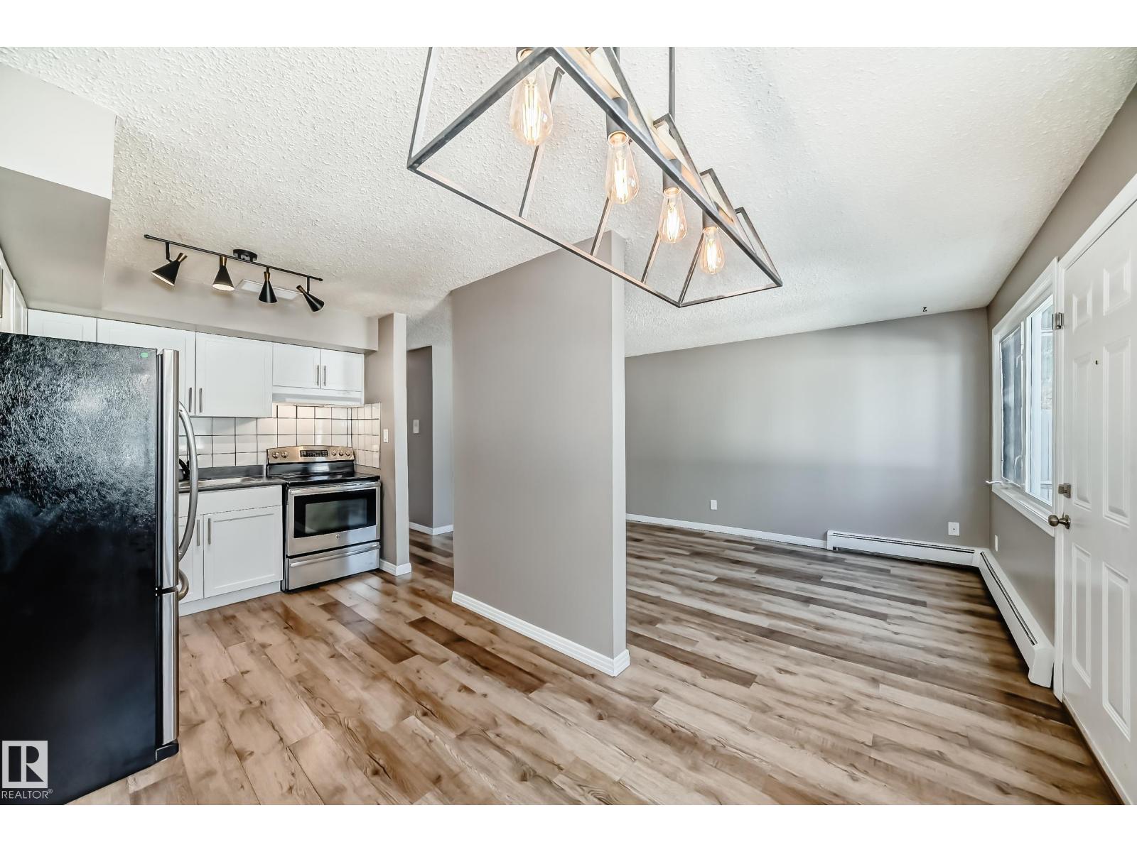 Photo 29 of 112 16340 109 St Nw, Edmonton AB