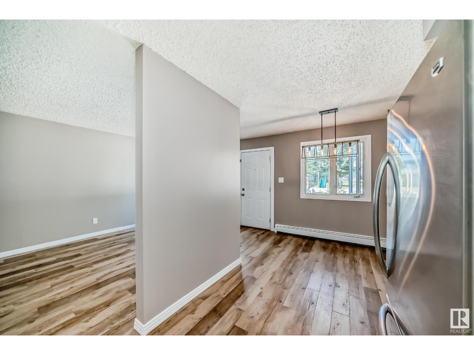 Photo 23 of 112 16340 109 St Nw, Edmonton AB