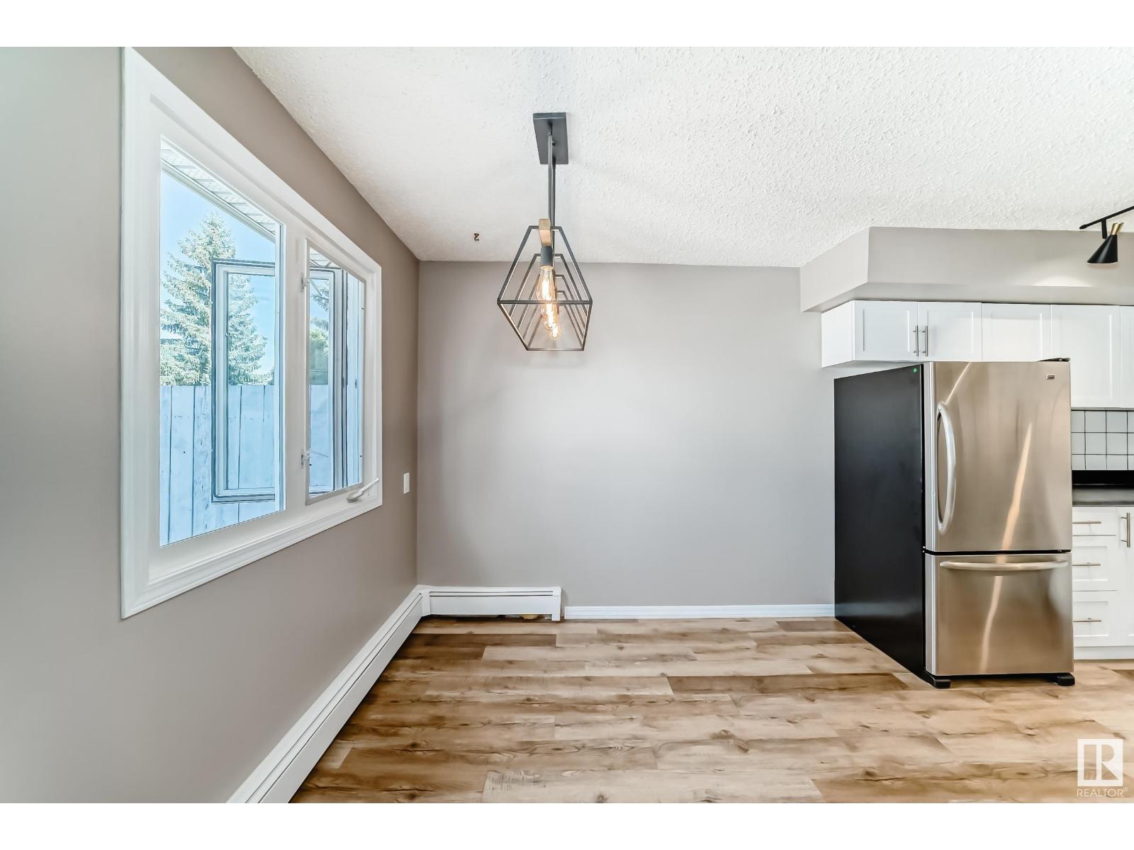 Photo 18 of 112 16340 109 St Nw, Edmonton AB