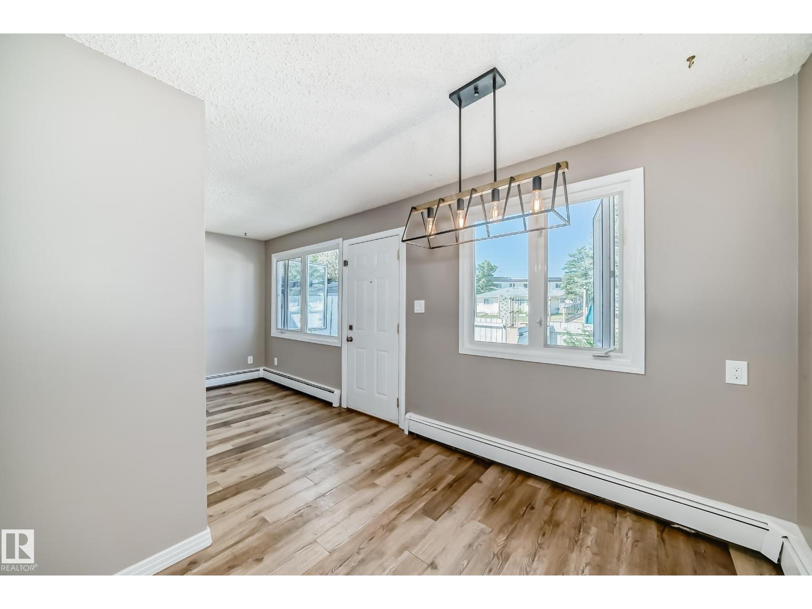Photo 19 of 112 16340 109 St Nw, Edmonton AB