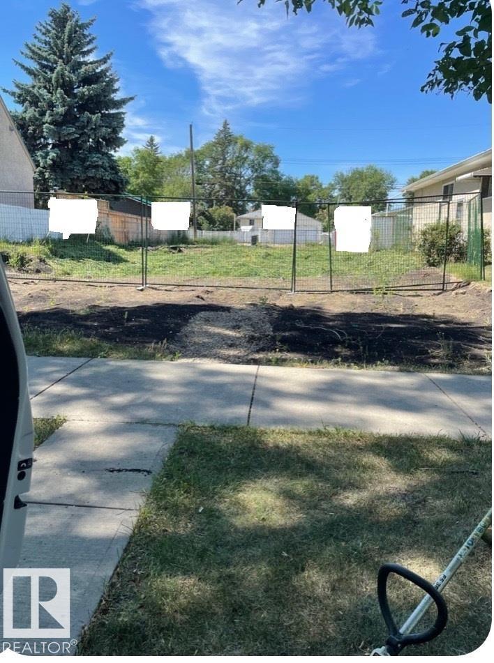Photo 1 of 12220 87 St Nw, Edmonton AB