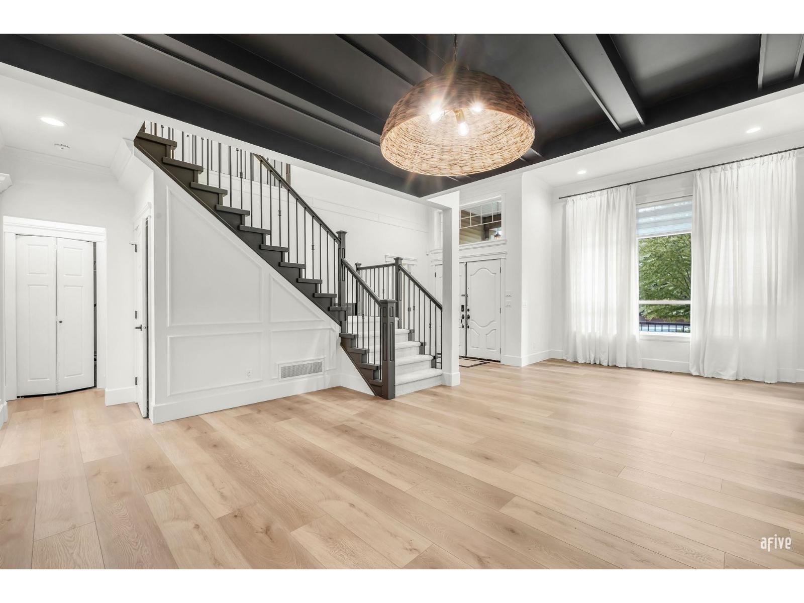 Photo 10 of 17293 64 Avenue, Surrey BC