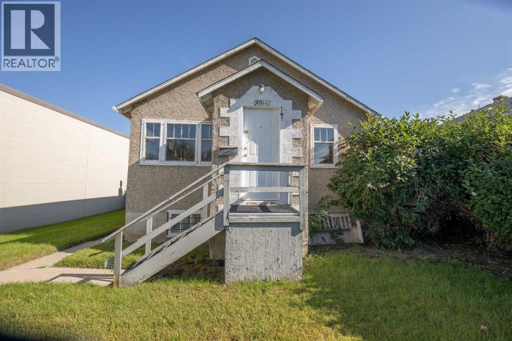 Photo 12 of 4914 46 Street, Red Deer AB
