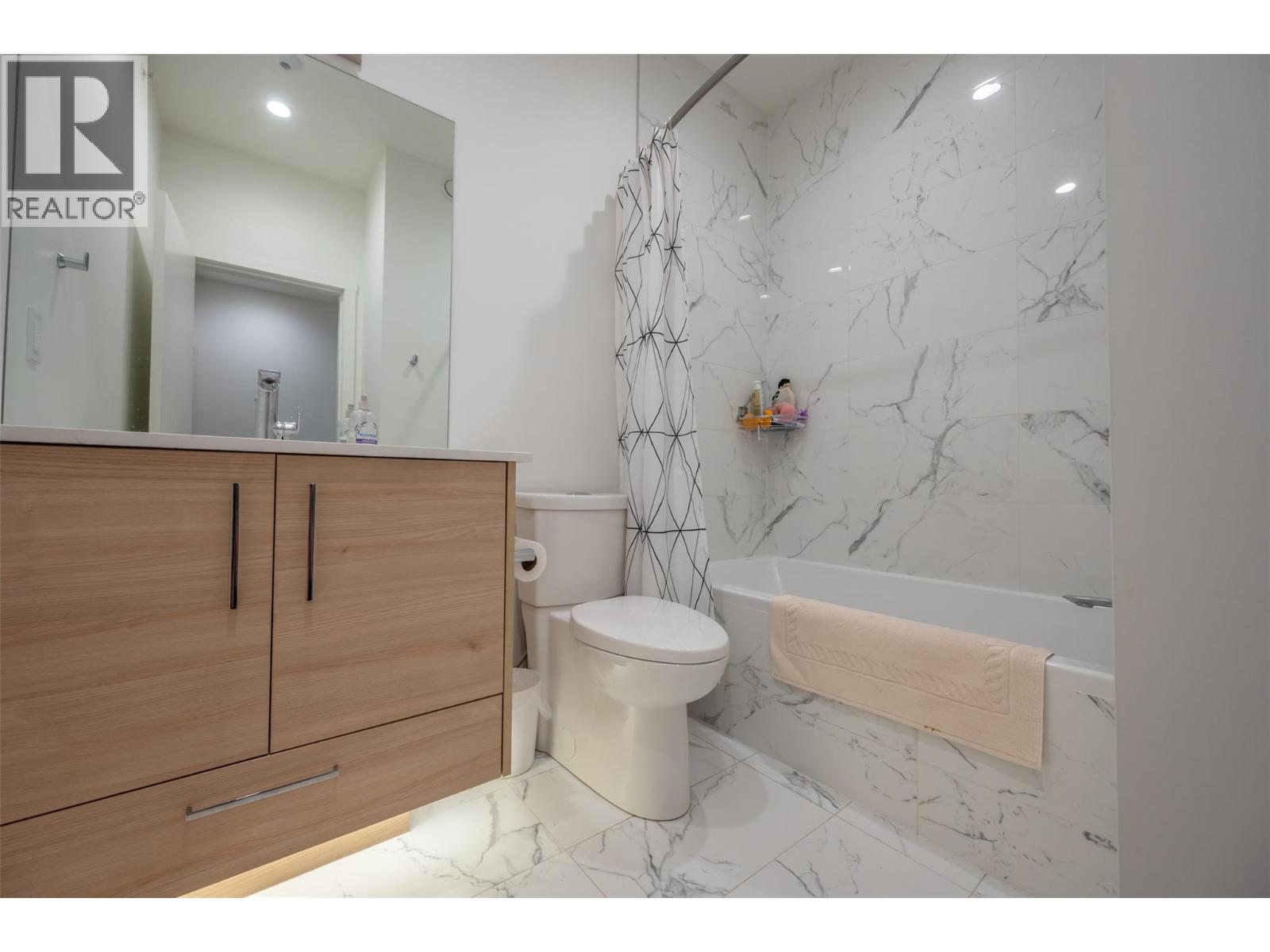 107 555 Wade Avenue East, Penticton