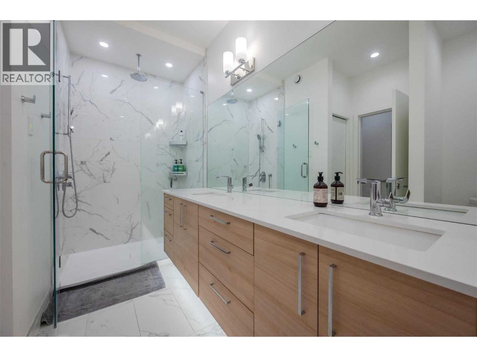 107 555 Wade Avenue East, Penticton