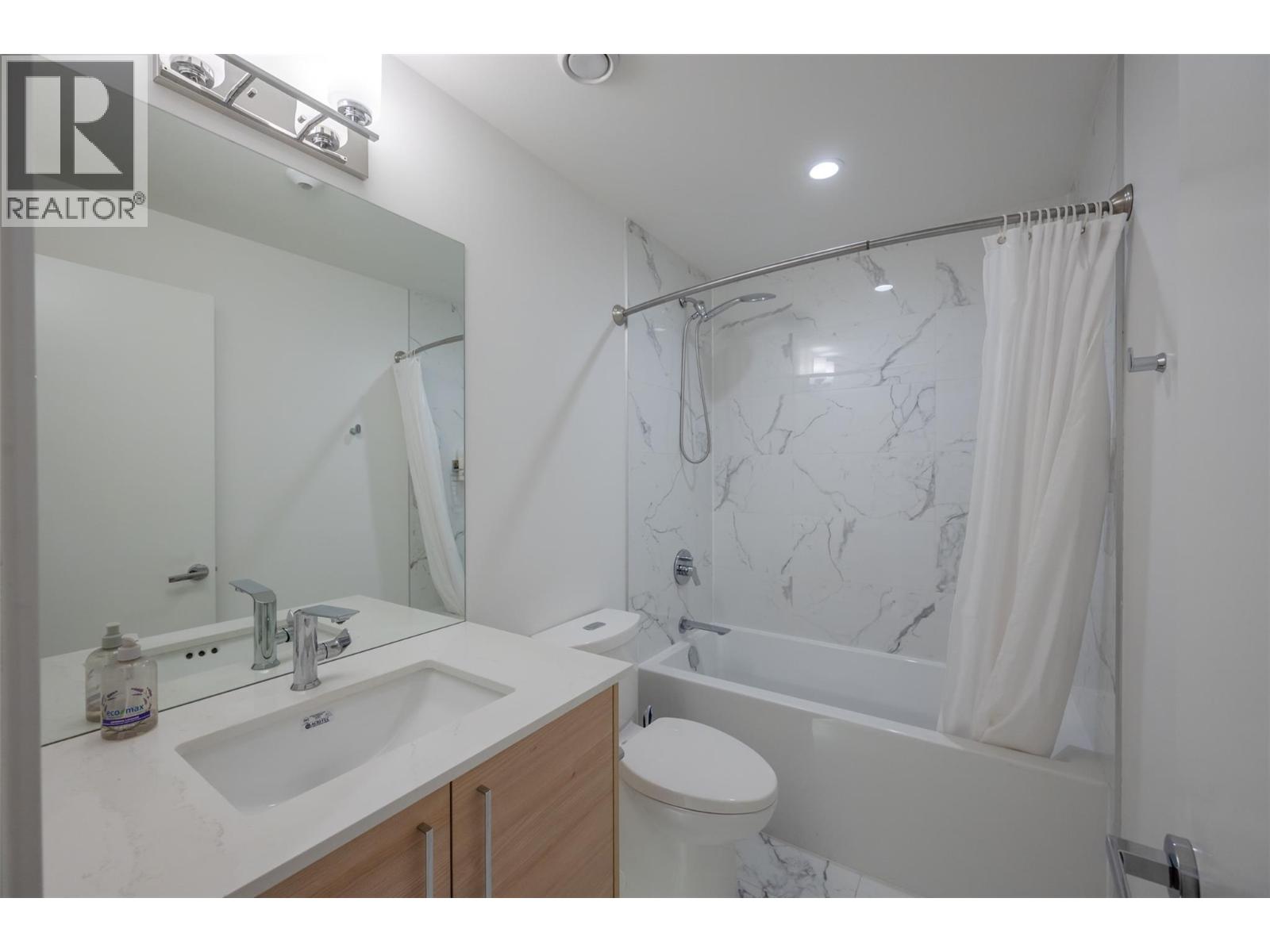107 555 Wade Avenue East, Penticton