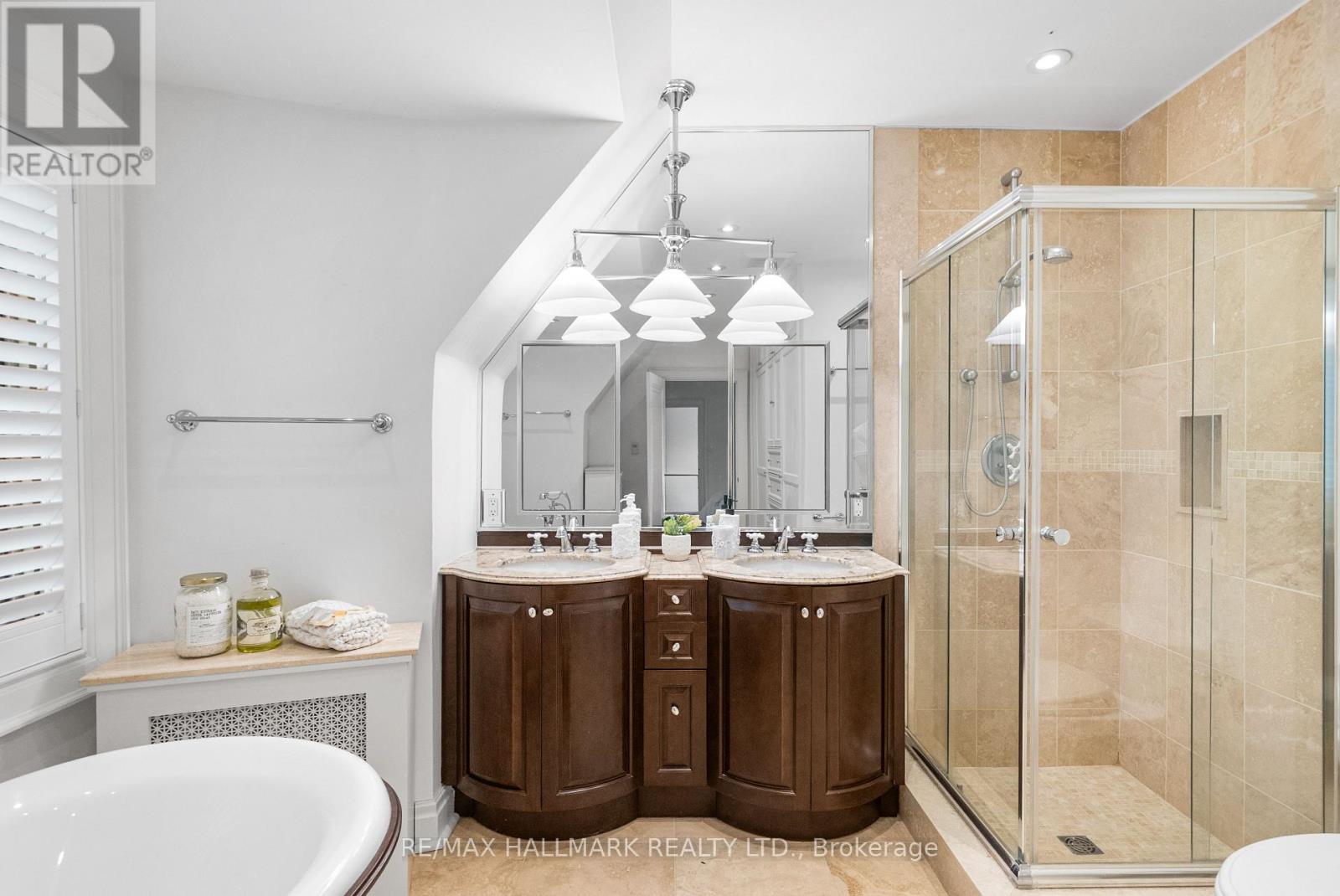 Photo 21 of 16 Elderwood Drive, Toronto ON