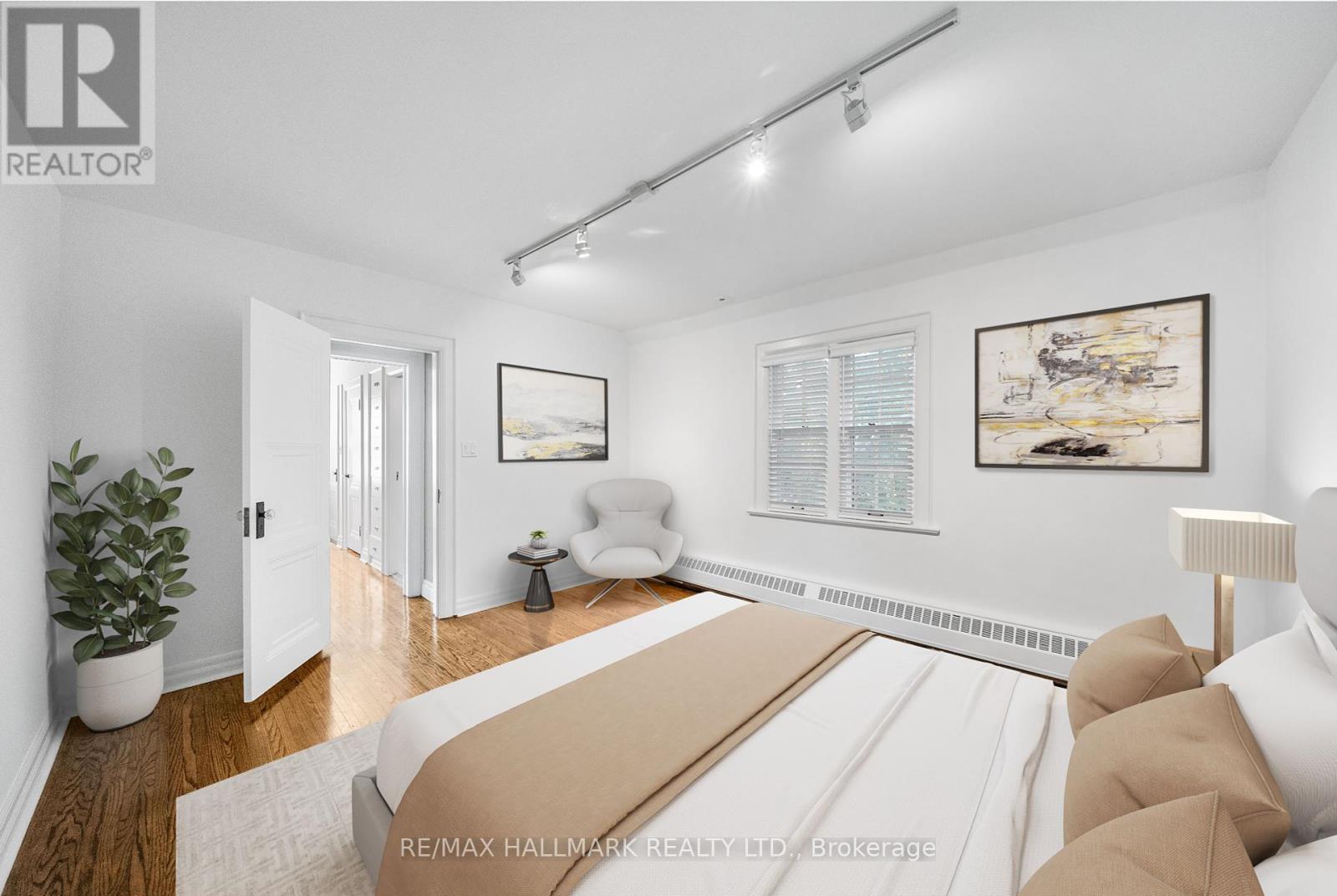Photo 31 of 16 Elderwood Drive, Toronto ON