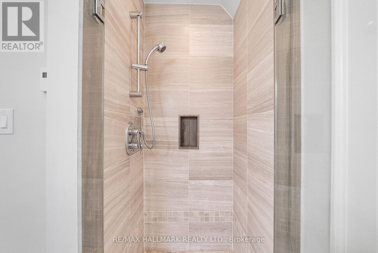 Photo 34 of 16 Elderwood Drive, Toronto ON