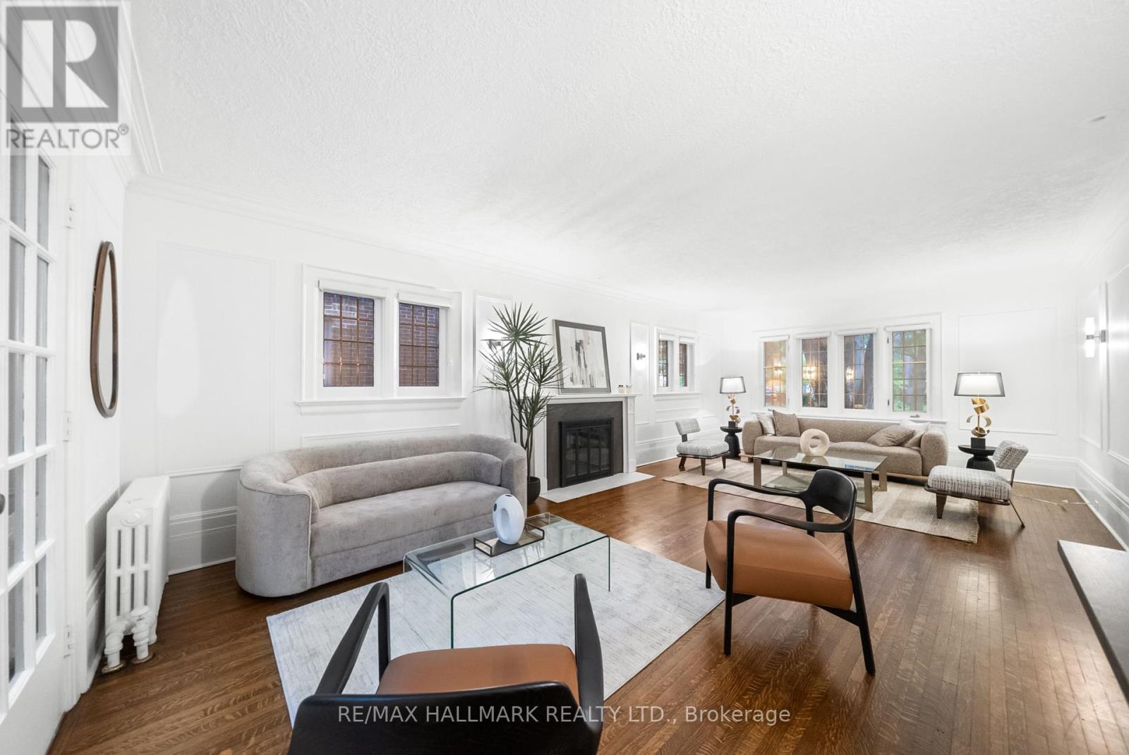 Photo 7 of 16 Elderwood Drive, Toronto ON