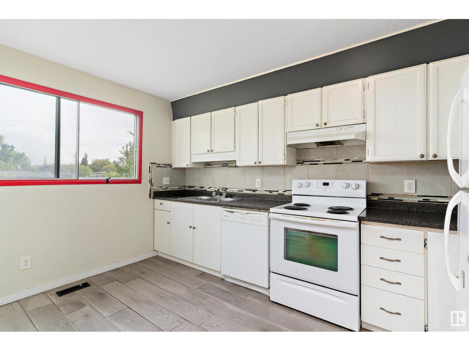 8503/8505 123 AV NW, Edmonton