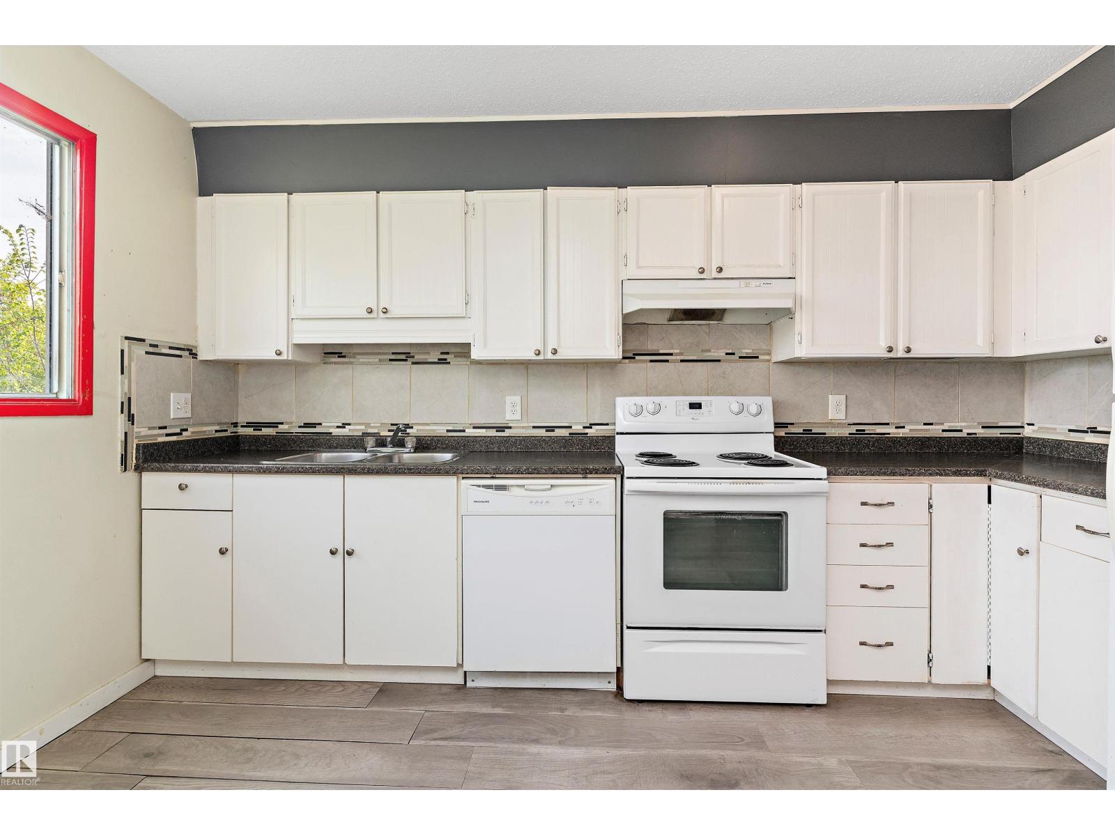 8503/8505 123 AV NW, Edmonton