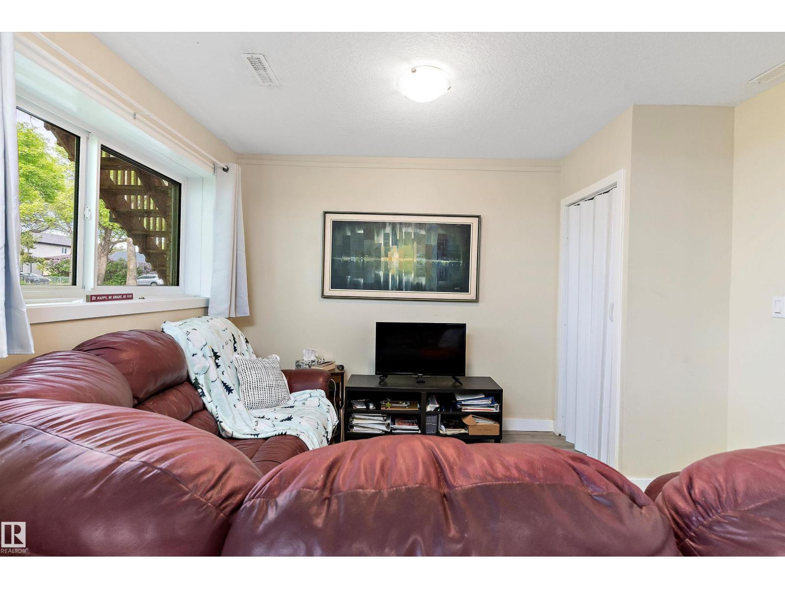 8503/8505 123 AV NW, Edmonton