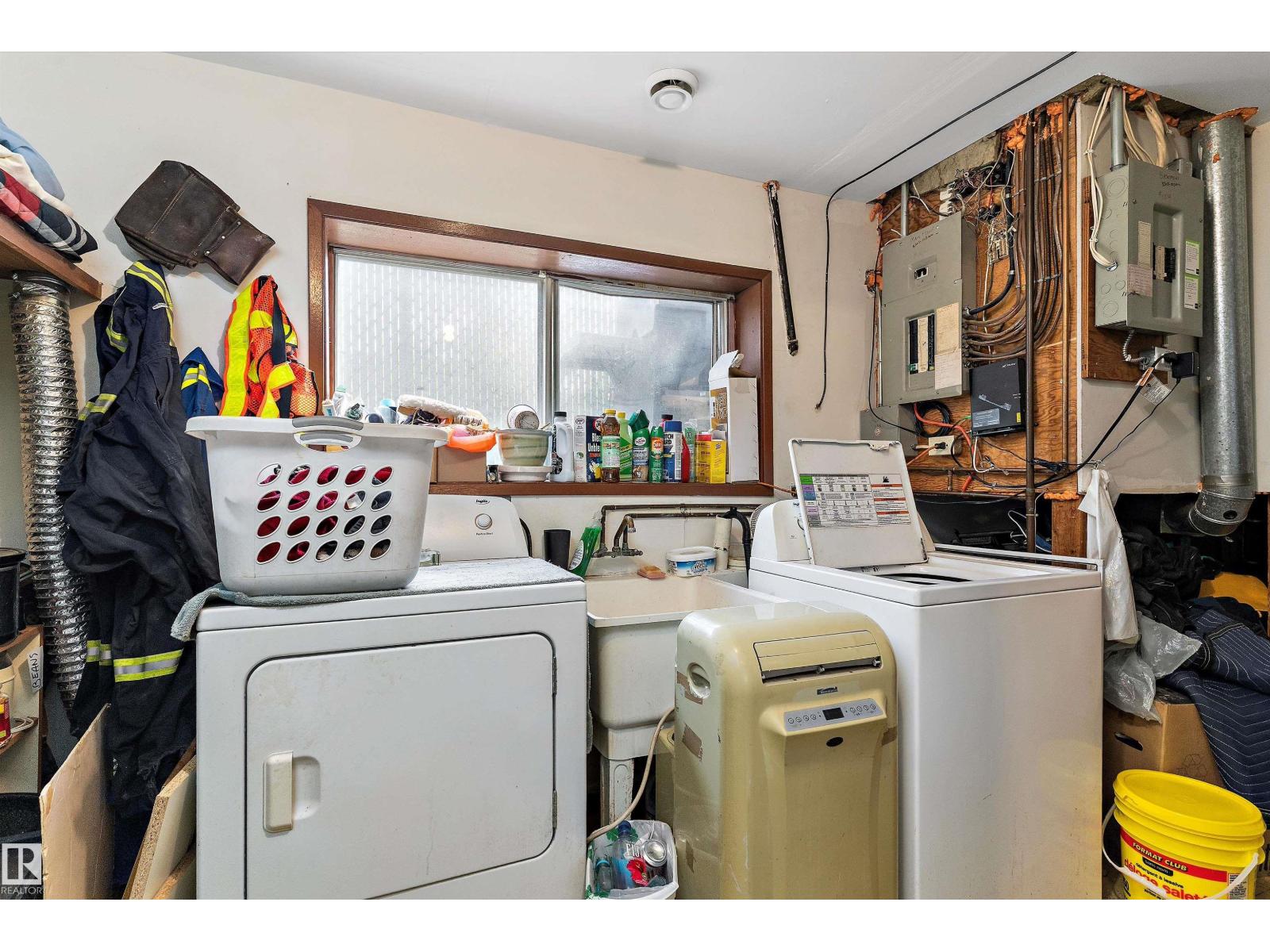 8503/8505 123 AV NW, Edmonton