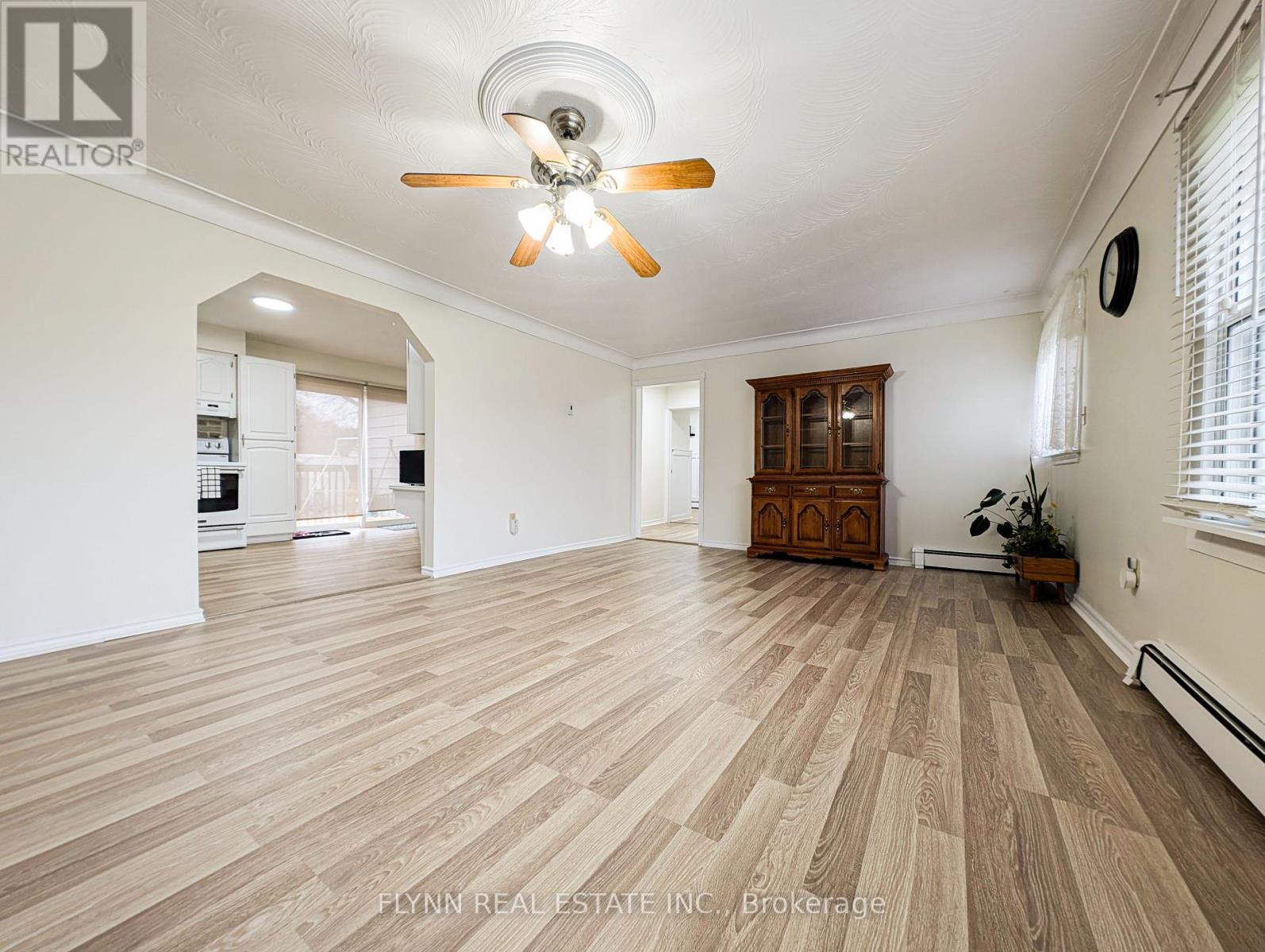 Photo 2 of 1399 Phillips Street, Fort Erie ON