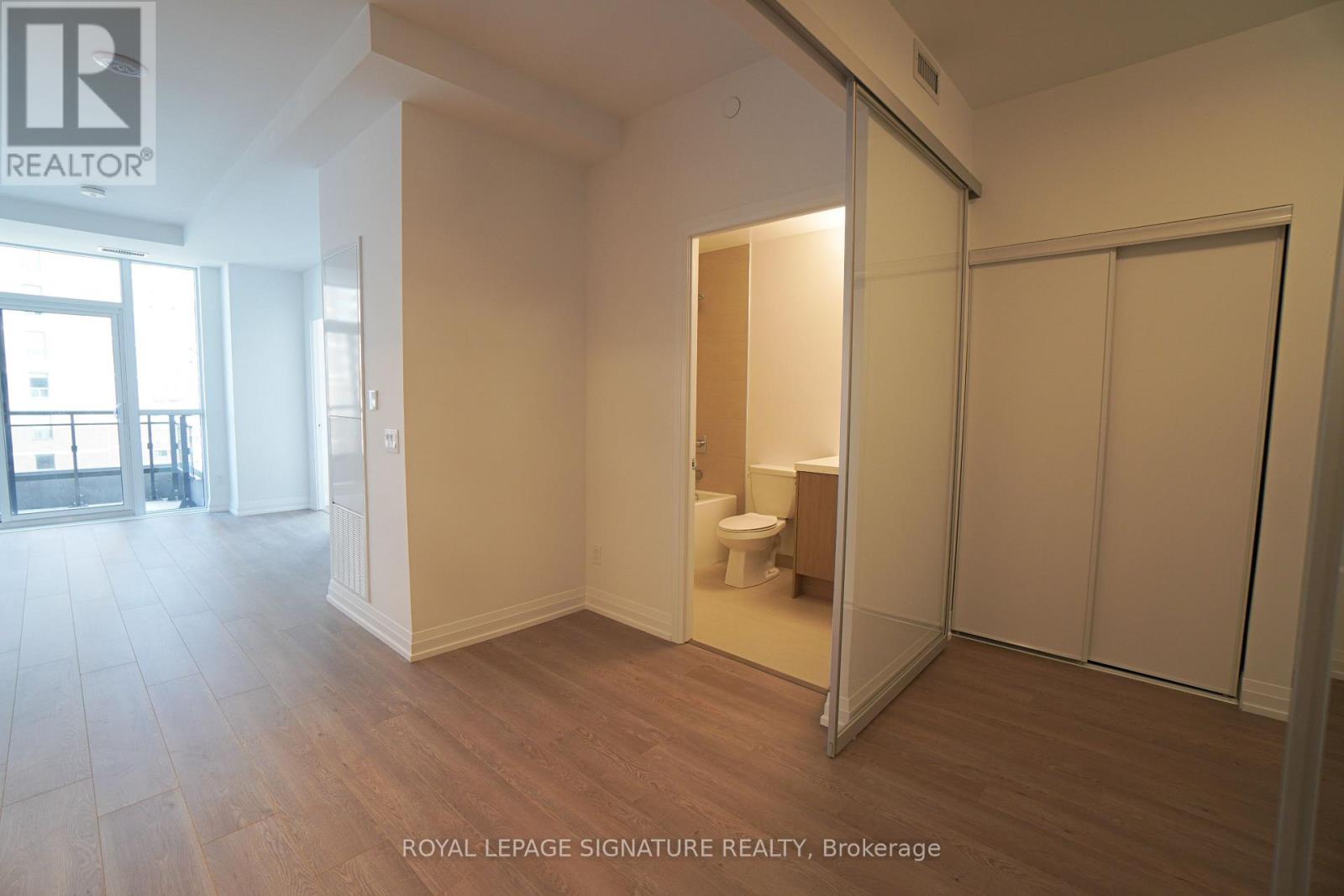 Photo 13 of 910 286 Main Street, Toronto ON