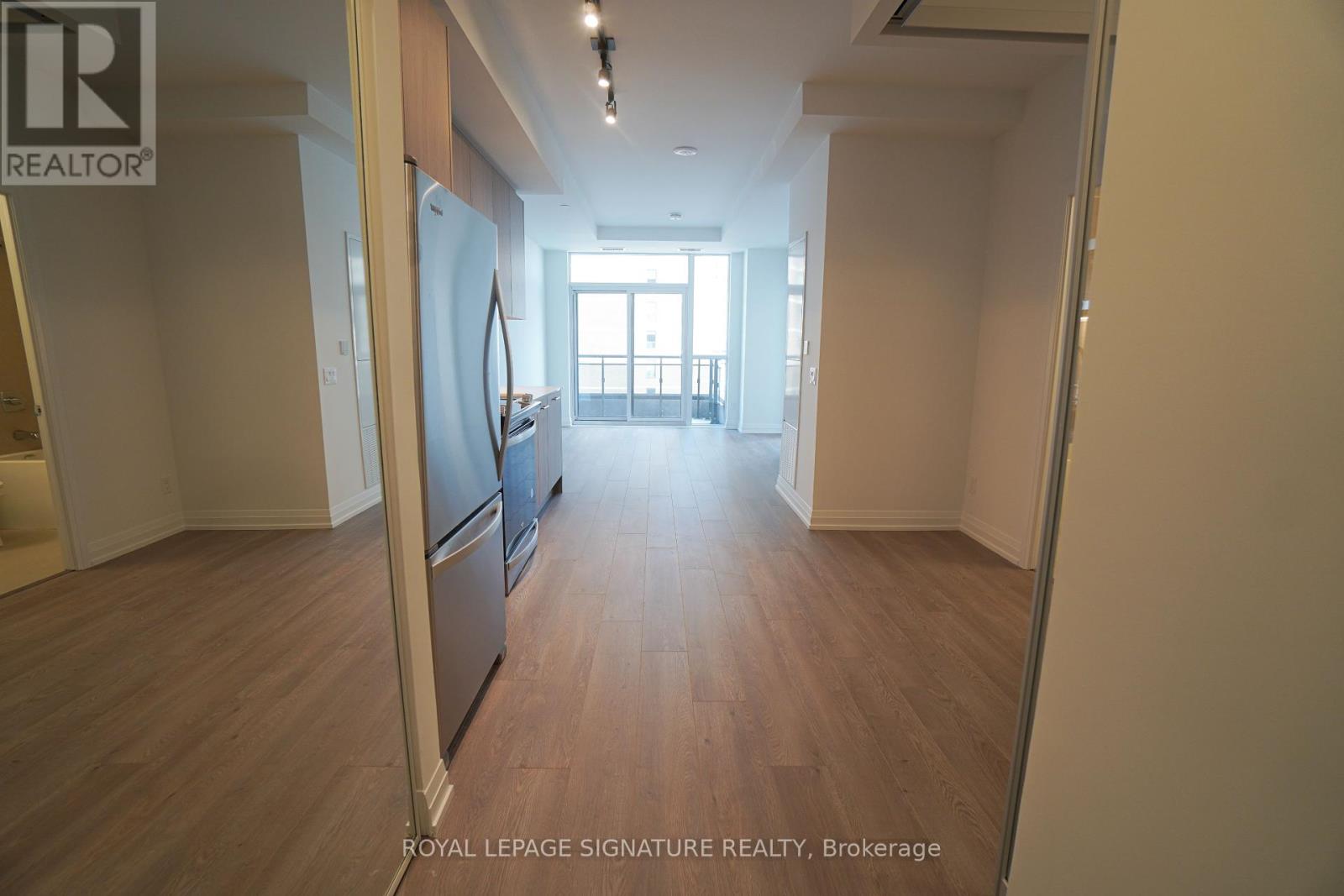 Photo 16 of 910 286 Main Street, Toronto ON