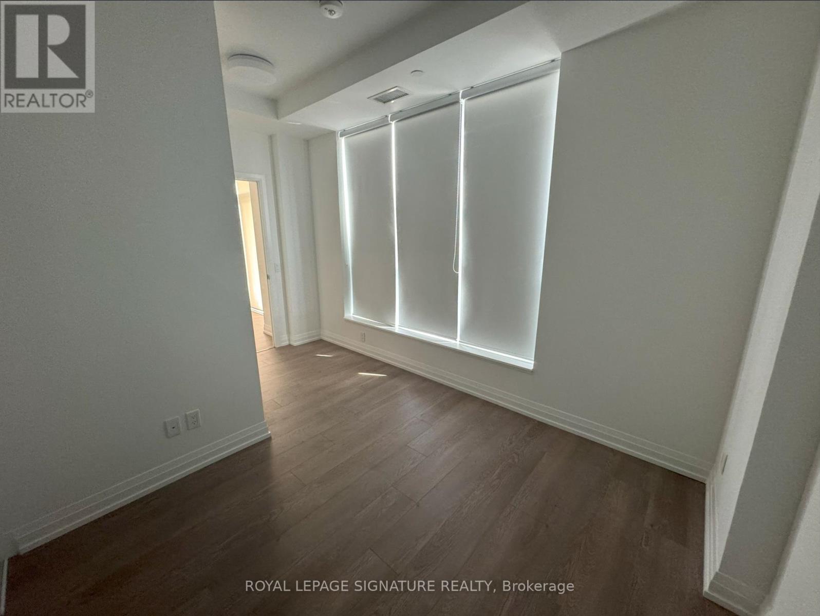 Photo 11 of 910 286 Main Street, Toronto ON