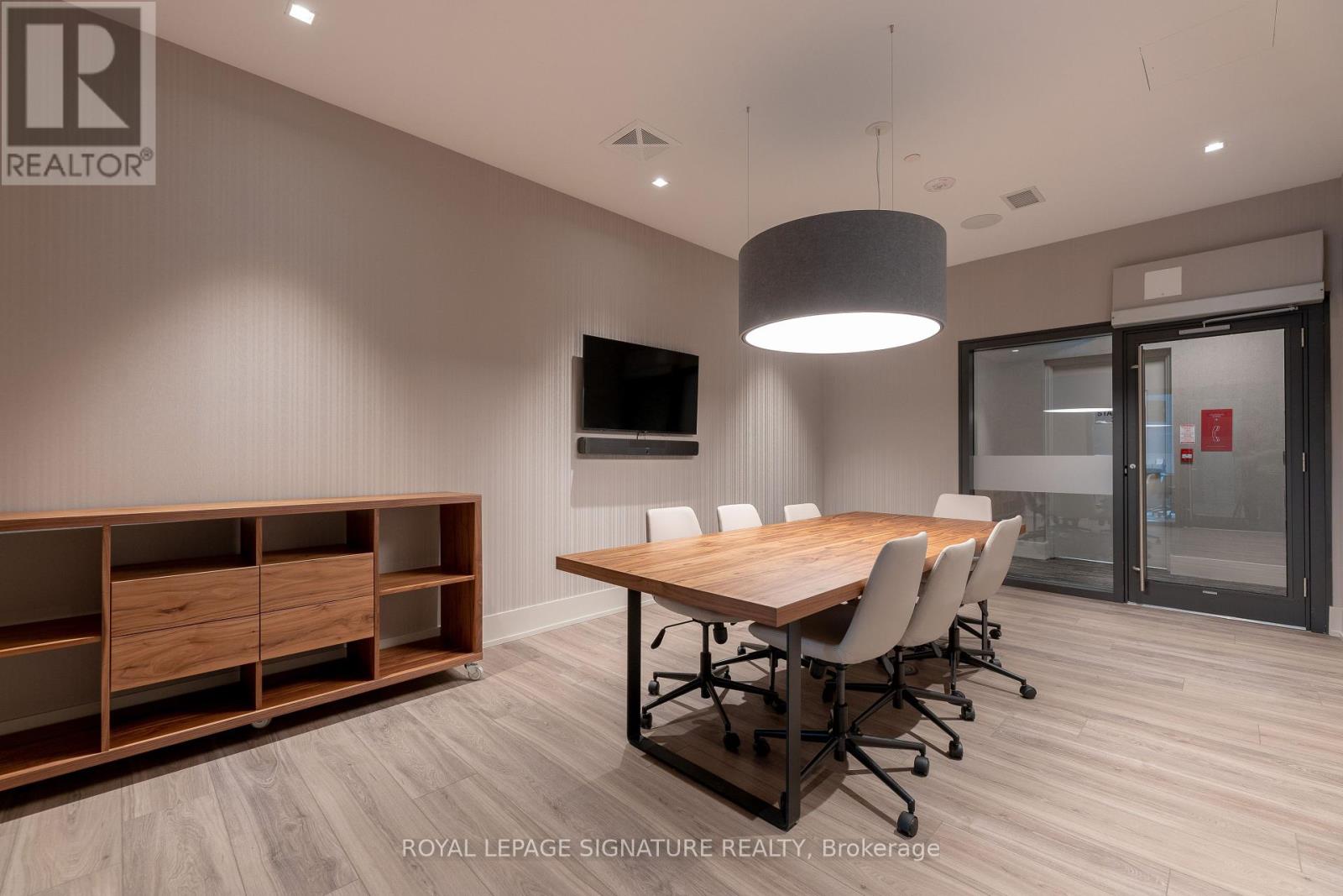 Photo 10 of 910 286 Main Street, Toronto ON