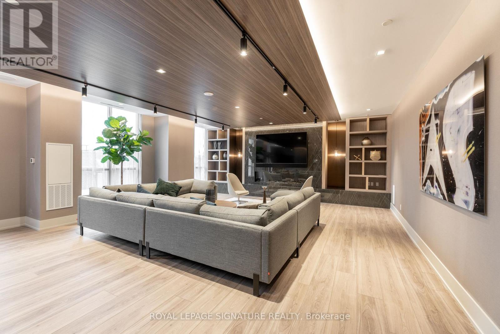 Photo 20 of 910 286 Main Street, Toronto ON