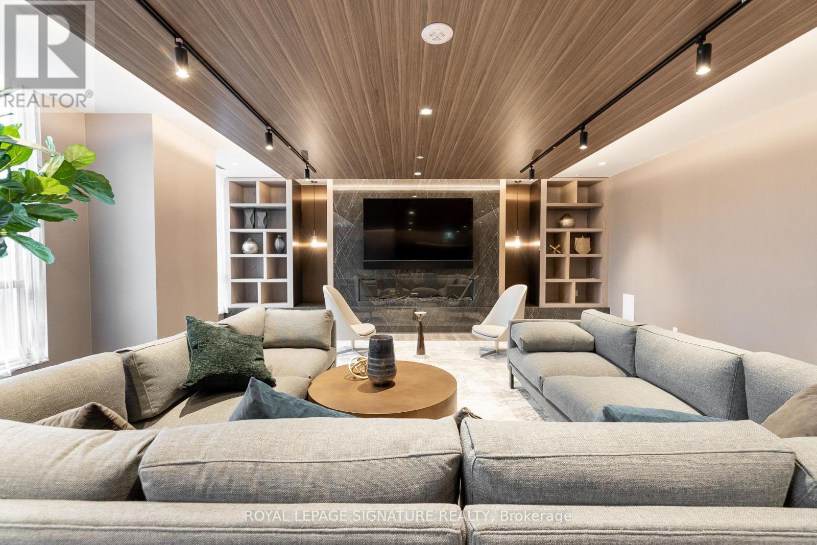 Photo 6 of 910 286 Main Street, Toronto ON