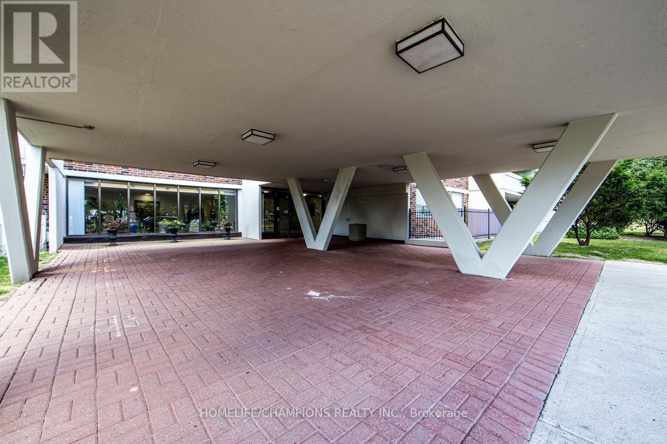 Photo 5 of 804 301 Prudential Drive S, Toronto ON