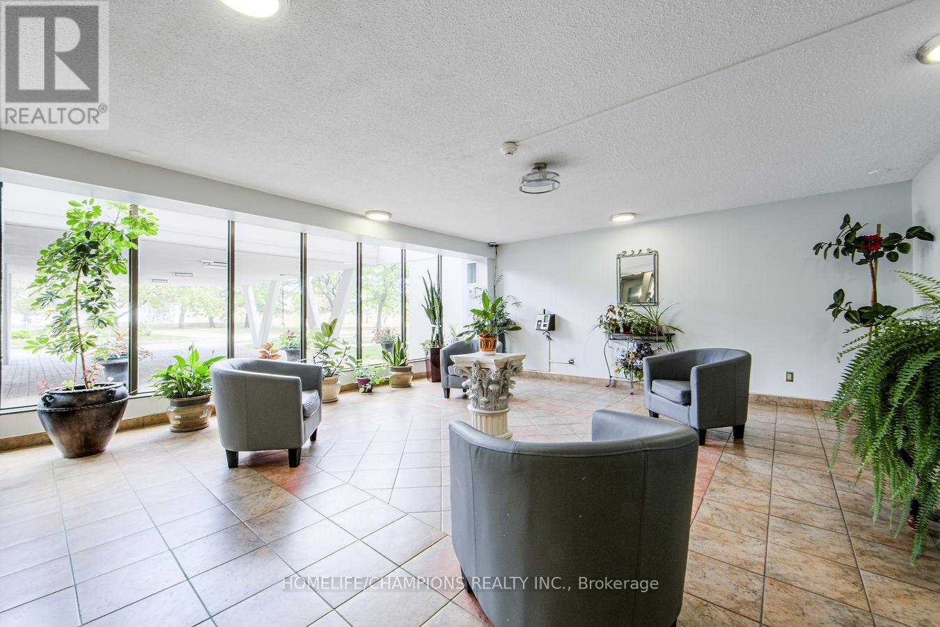 Photo 8 of 804 301 Prudential Drive S, Toronto ON