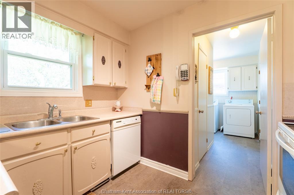 Photo 17 of 235 Merritt Avenue, Chatham ON