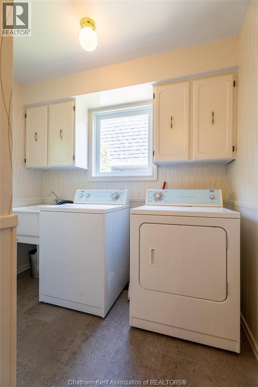 Photo 37 of 235 Merritt Avenue, Chatham ON