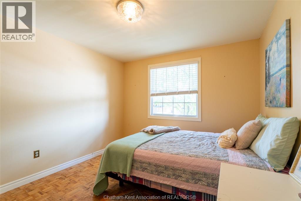 Photo 4 of 235 Merritt Avenue, Chatham ON