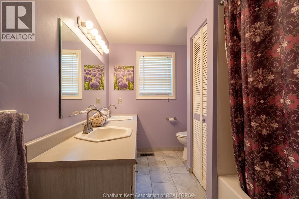 Photo 25 of 235 Merritt Avenue, Chatham ON