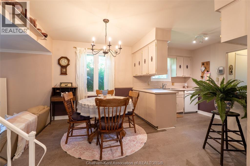 Photo 8 of 235 Merritt Avenue, Chatham ON