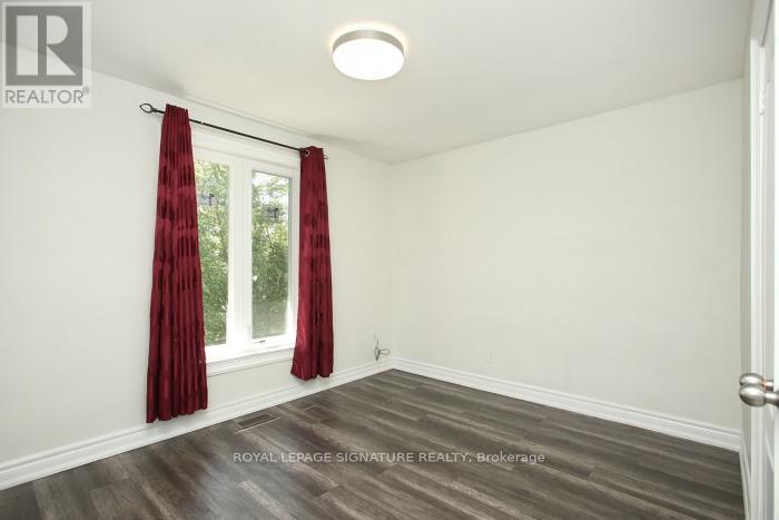 Photo 3 of 134 Septonne Avenue, Newmarket ON