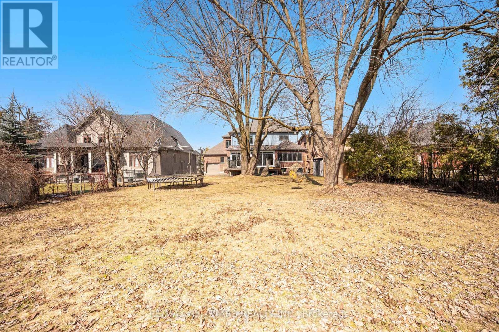 Photo 11 of 43 Elm Grove Avenue, Richmond Hill ON
