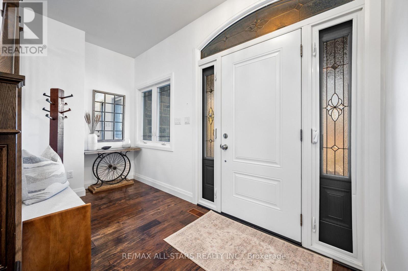 Photo 18 of 43 Elm Grove Avenue, Richmond Hill ON