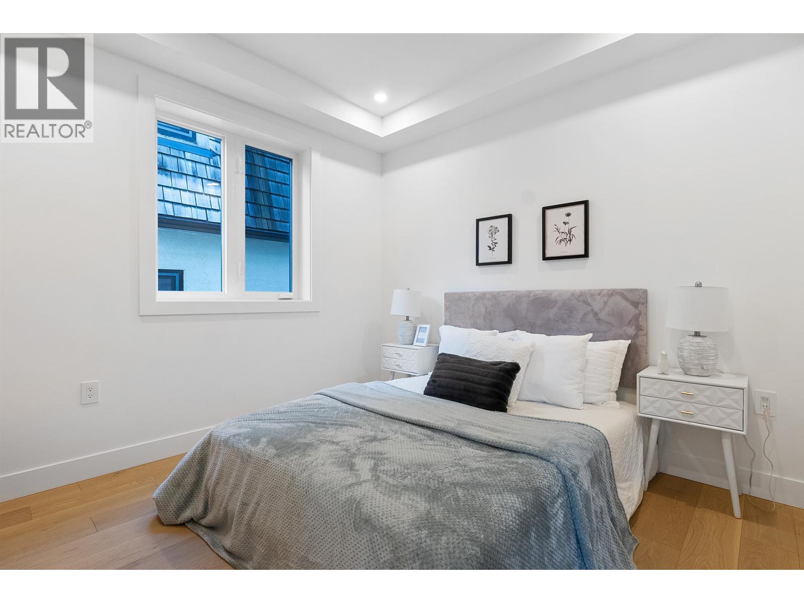 Photo 14 of 2 3538 W 14th Avenue, Vancouver BC
