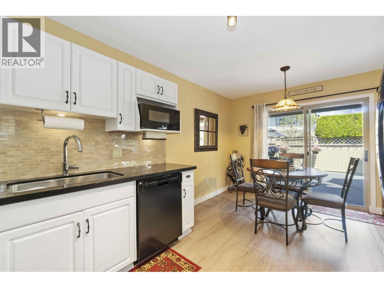 Photo 10 of 11 11860 210 Street, Maple Ridge BC