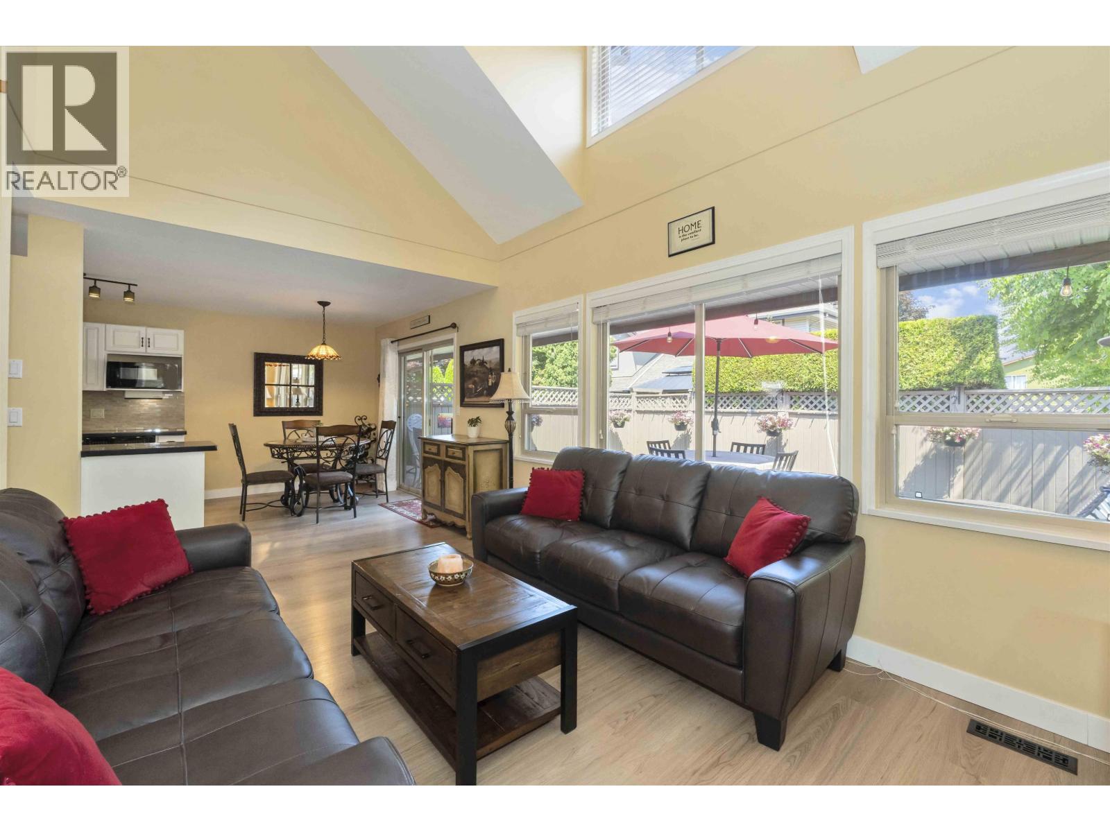 Photo 18 of 11 11860 210 Street, Maple Ridge BC