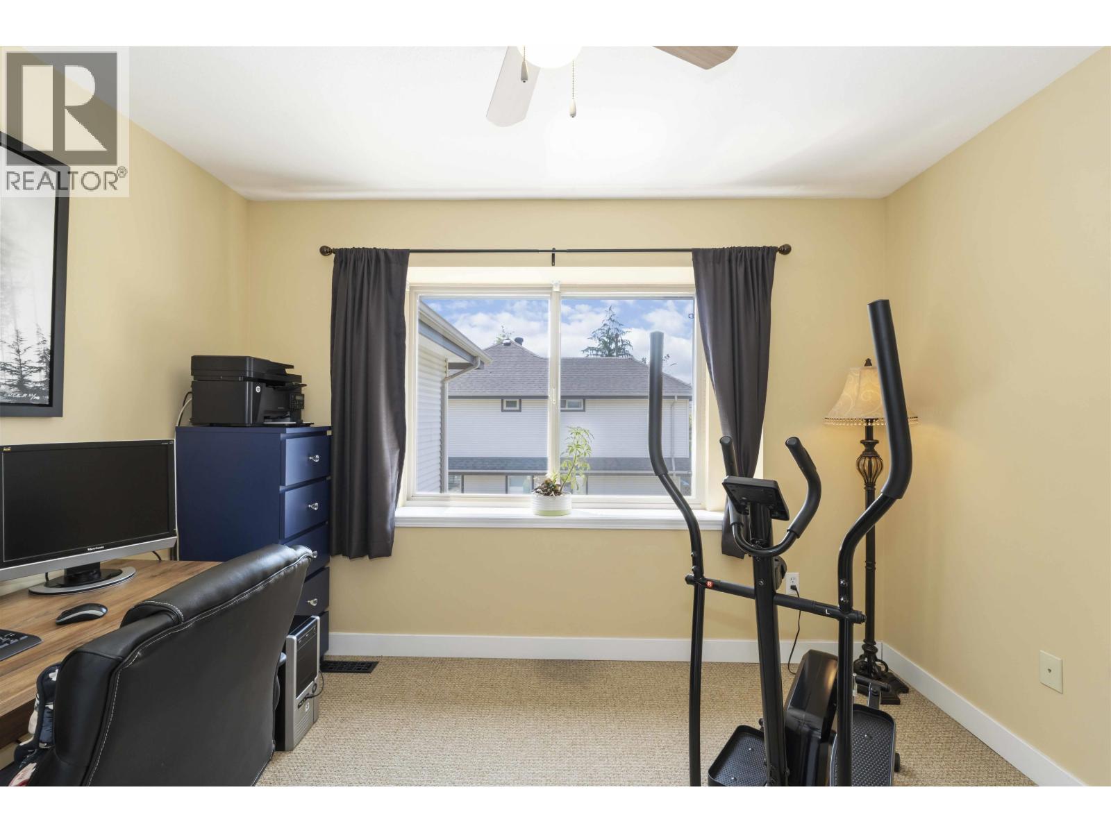 Photo 5 of 11 11860 210 Street, Maple Ridge BC