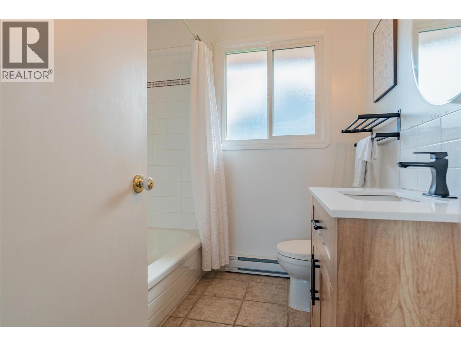 Photo 14 of 511 Forrest Drive, Warfield BC