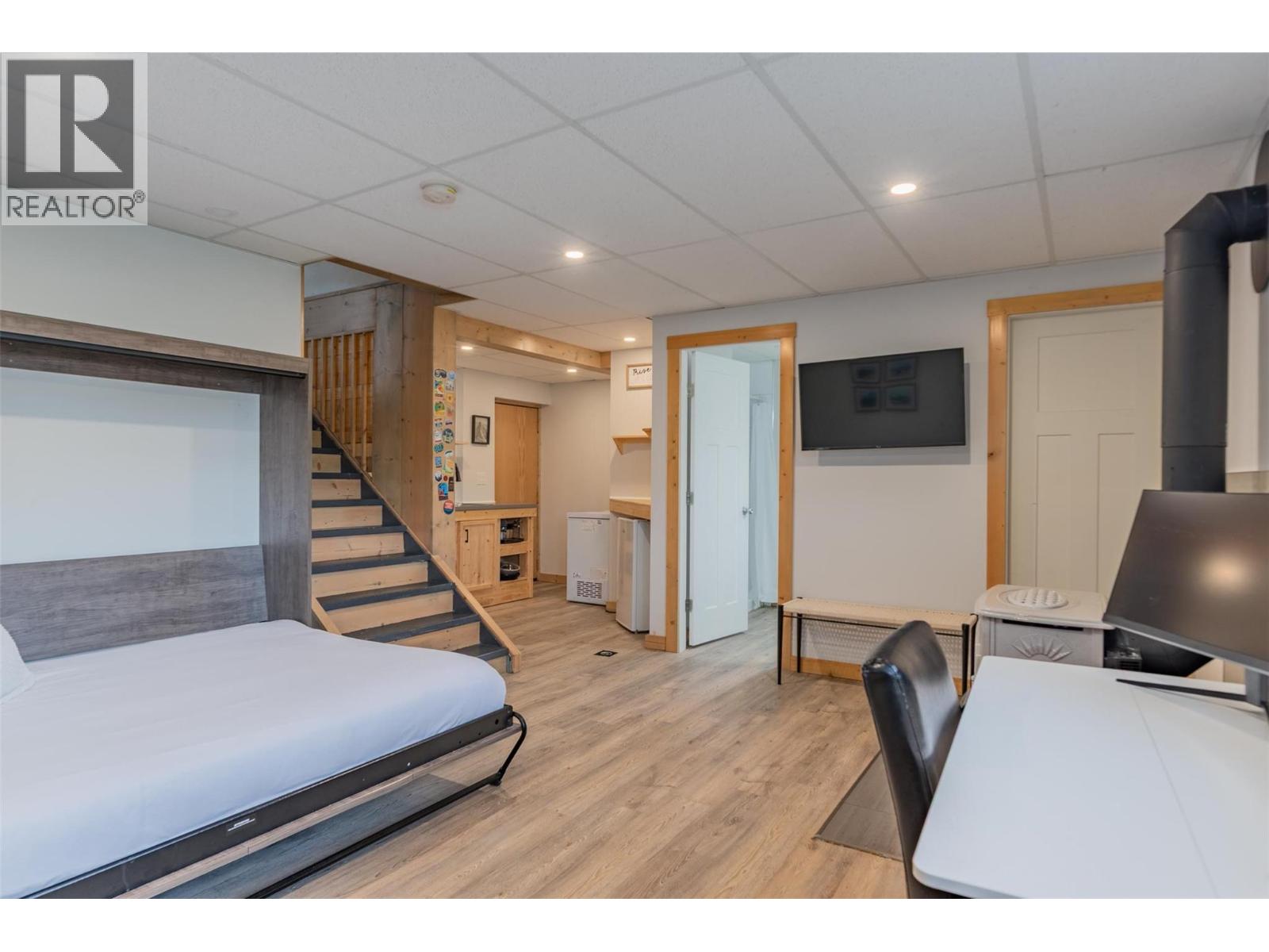 Photo 20 of 511 Forrest Drive, Warfield BC