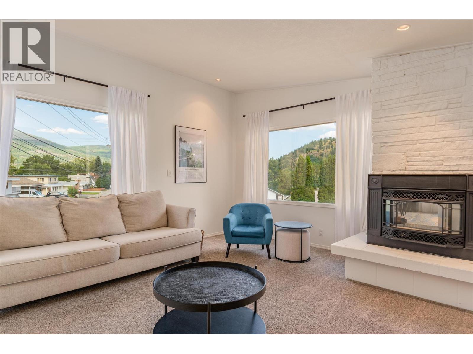 Photo 6 of 511 Forrest Drive, Warfield BC