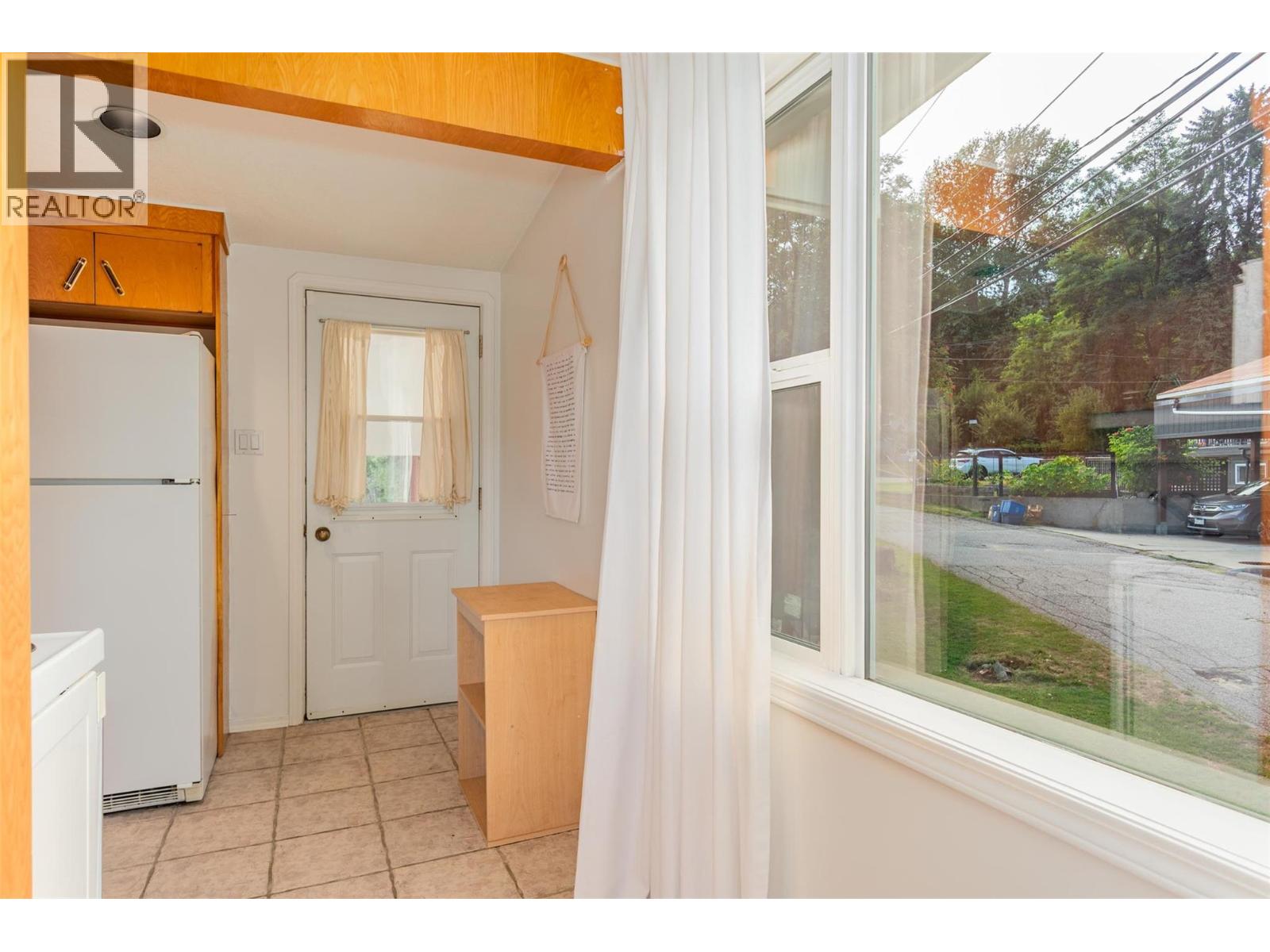 Photo 9 of 511 Forrest Drive, Warfield BC
