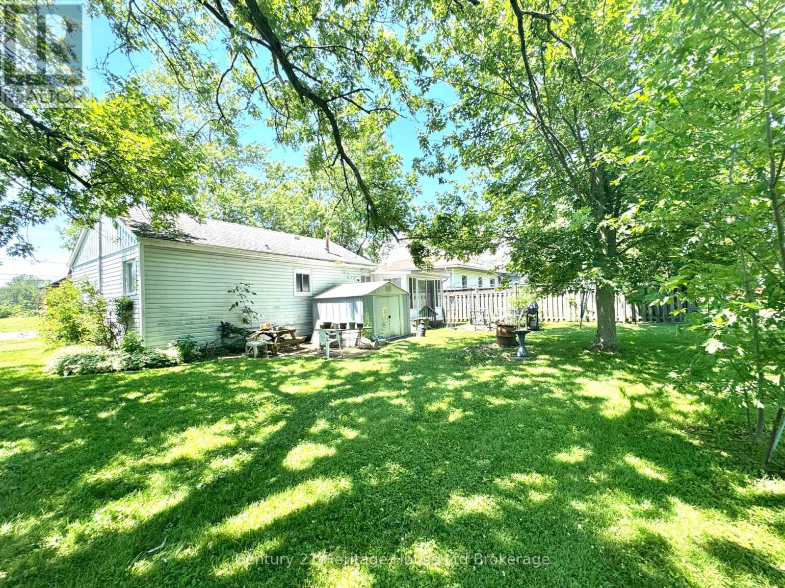Photo 19 of 369 Riverside Drive, Welland ON