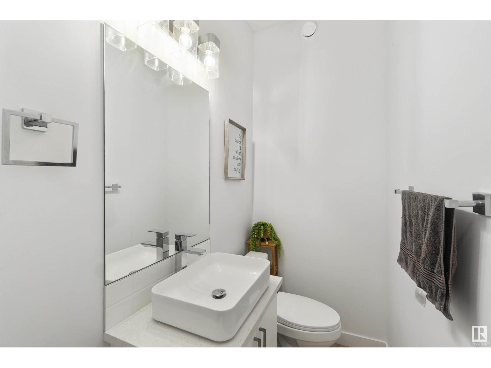 Photo 13 of 22778 97 Av Nw, Edmonton AB
