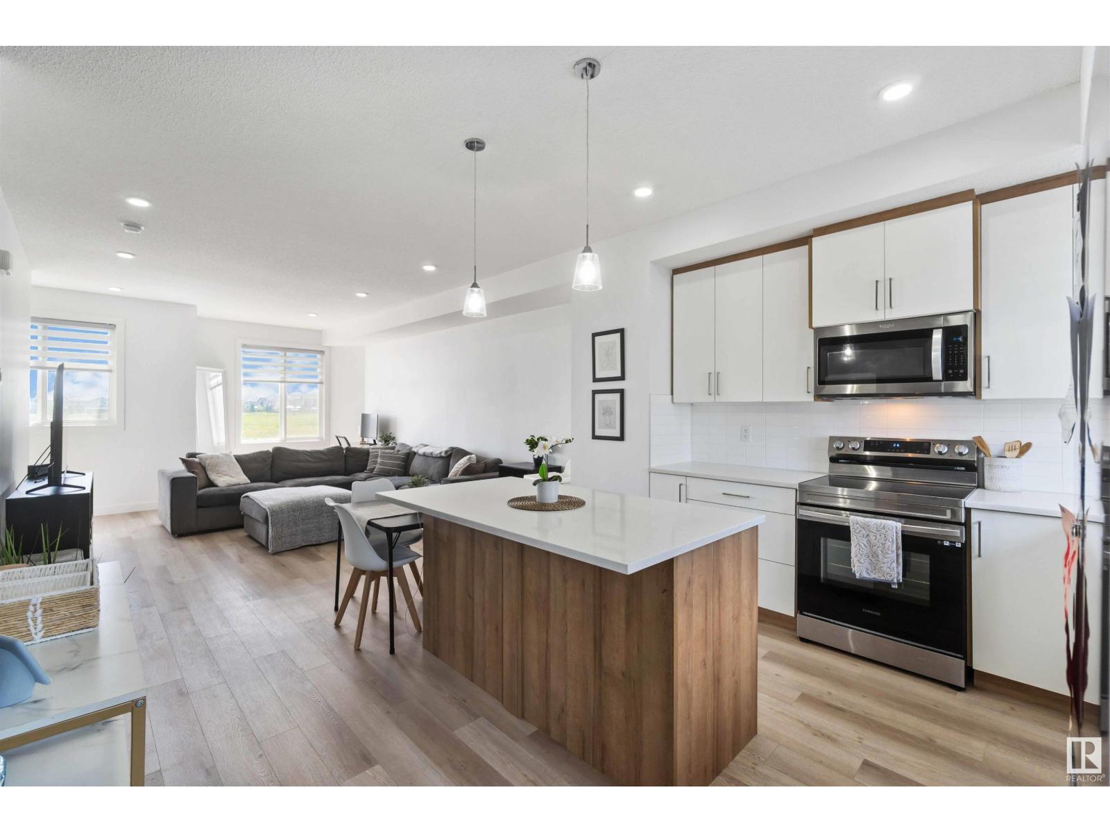 Photo 11 of 22778 97 Av Nw, Edmonton AB