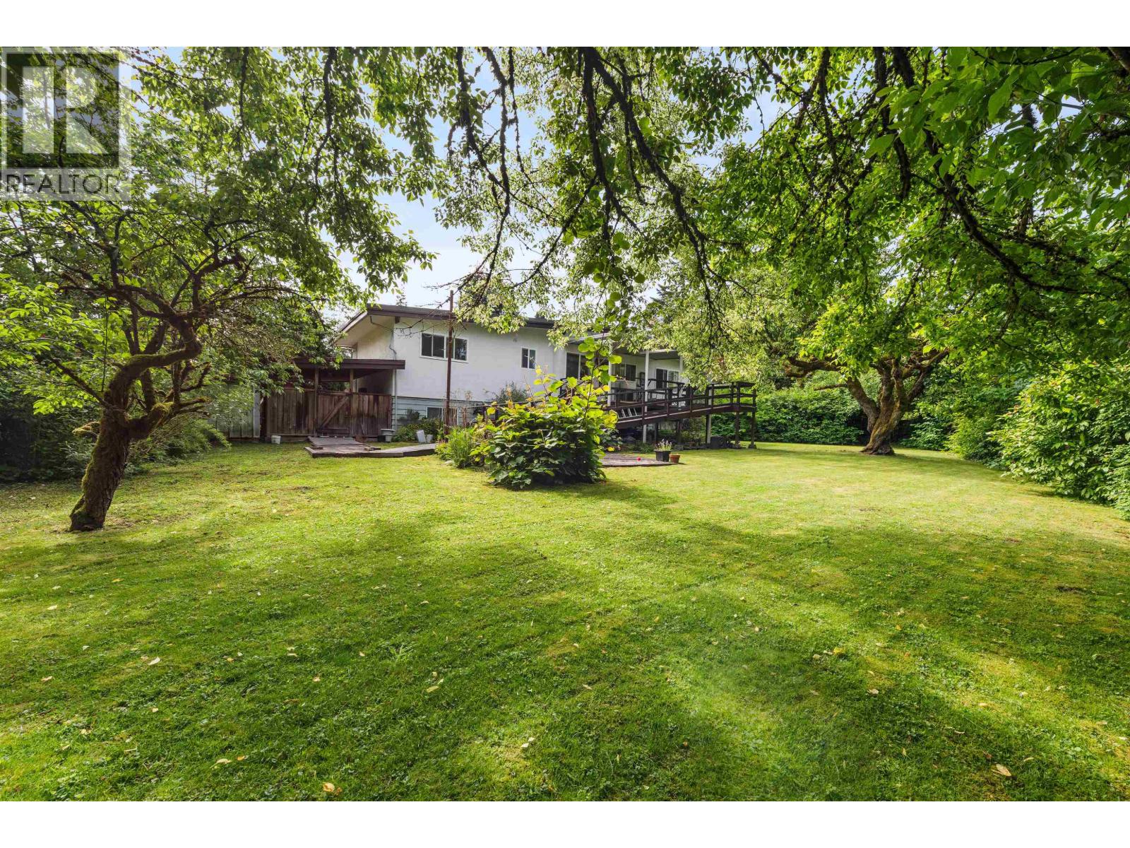 Photo 9 of 7482 Kraft Place, Burnaby BC