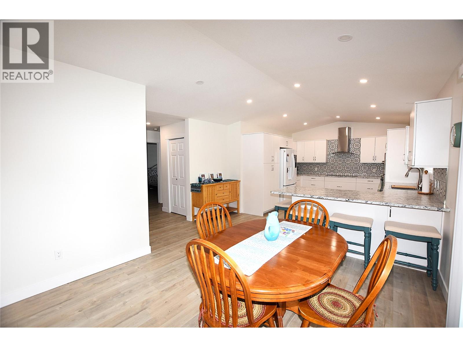  233 234 Falcon Avenue, Vernon