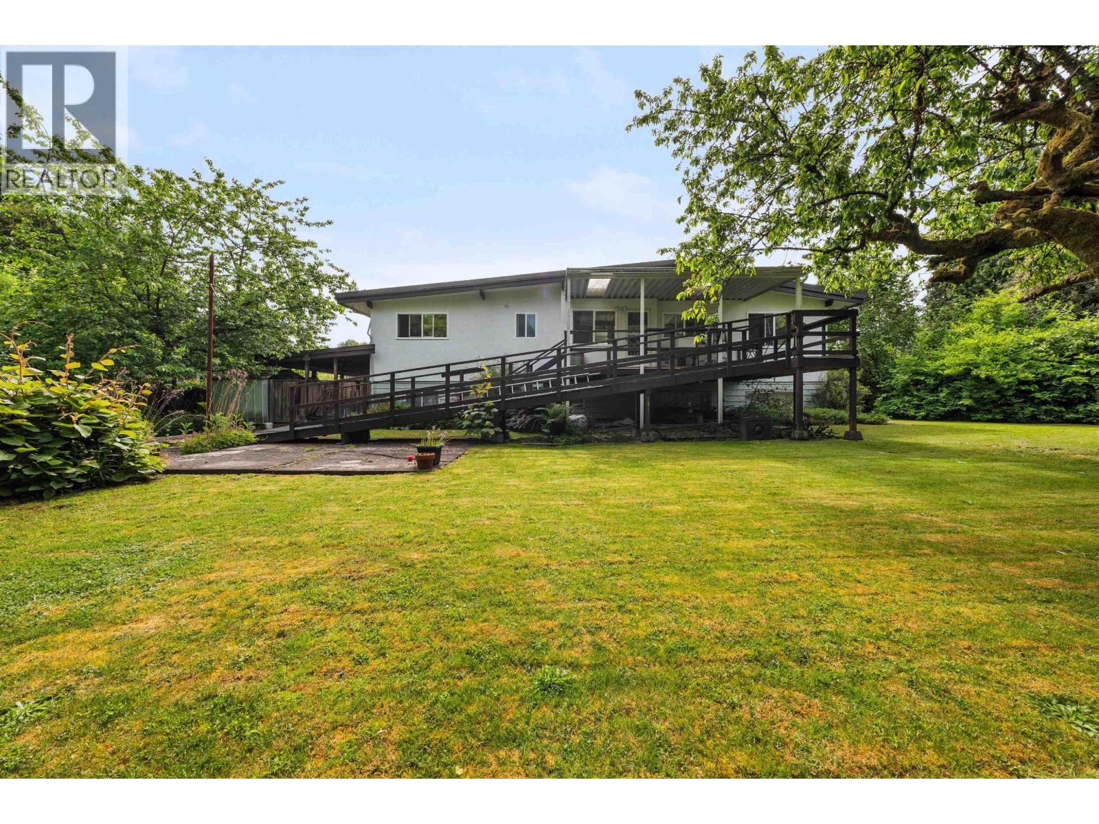 Photo 10 of 7482 Kraft Place, Burnaby BC
