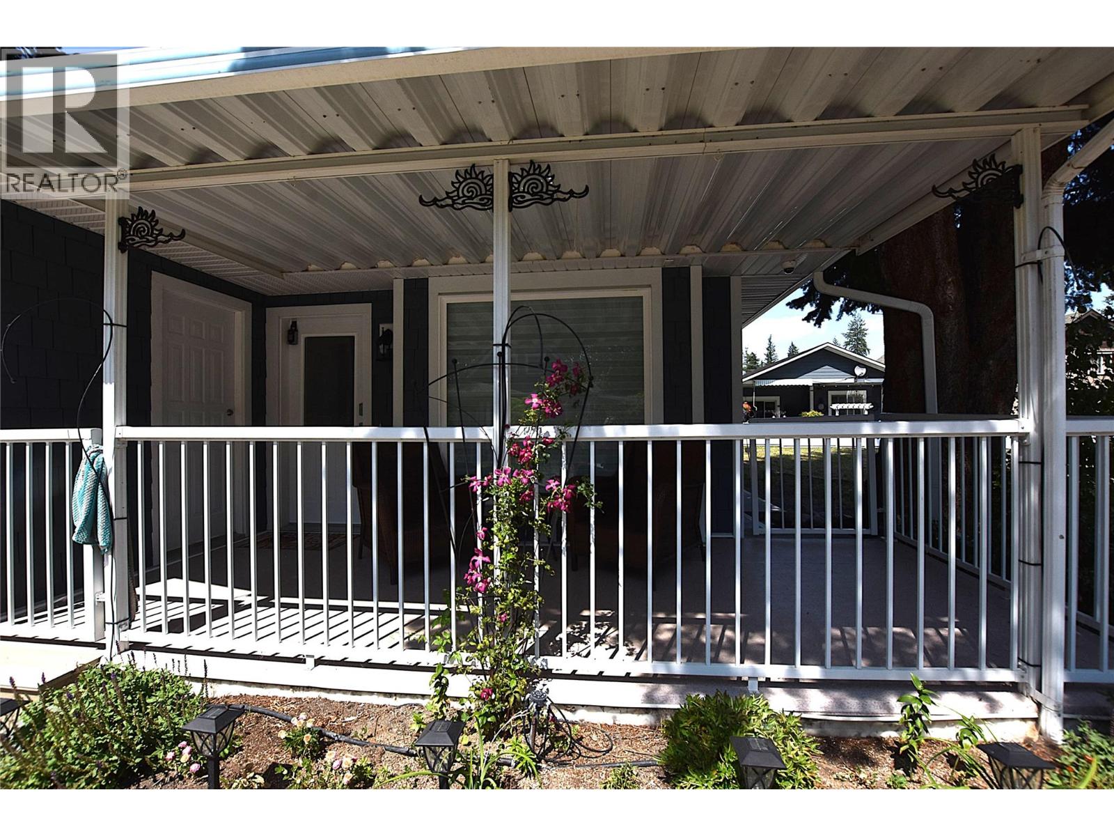  233 234 Falcon Avenue, Vernon